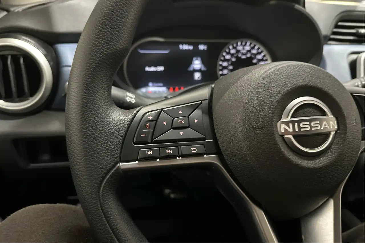Nissan Versa fotografie Nissan Versa