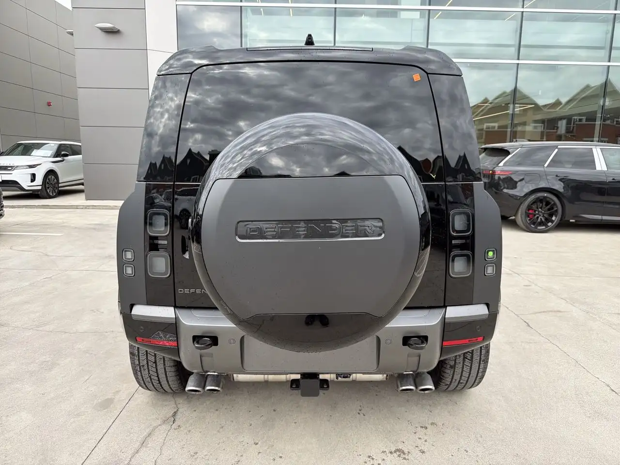 Land Rover Defender снимка Land Rover Defender