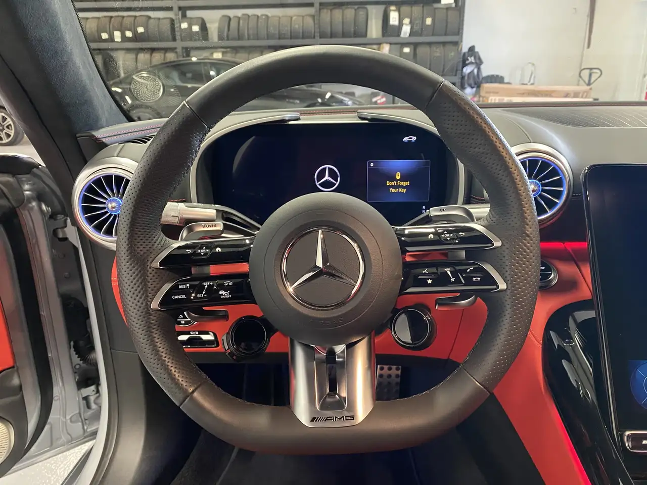 Mercedes-Benz SL снимка Mercedes-Benz SL