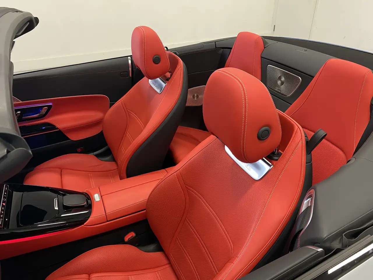 Mercedes-Benz SL снимка Mercedes-Benz SL