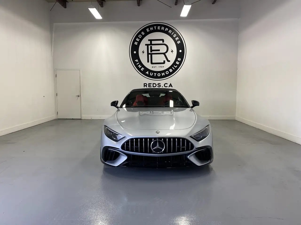 Mercedes-Benz SL снимка Mercedes-Benz SL