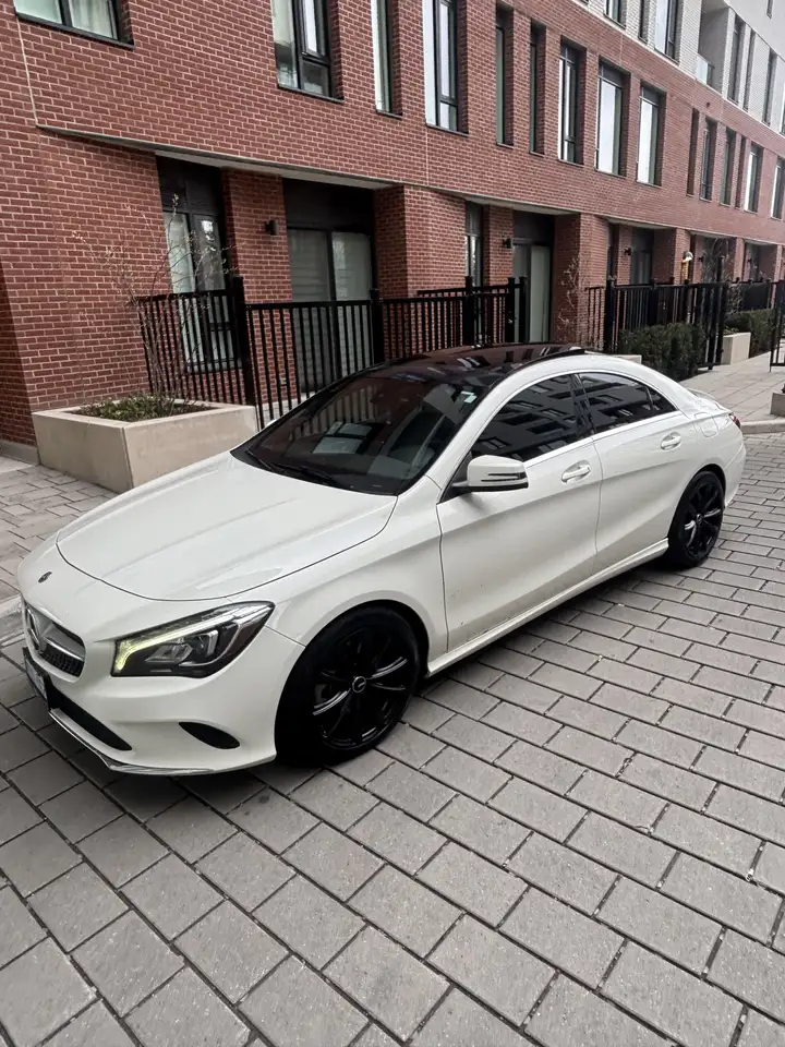 Mercedes-Benz CLA снимка Mercedes-Benz CLA