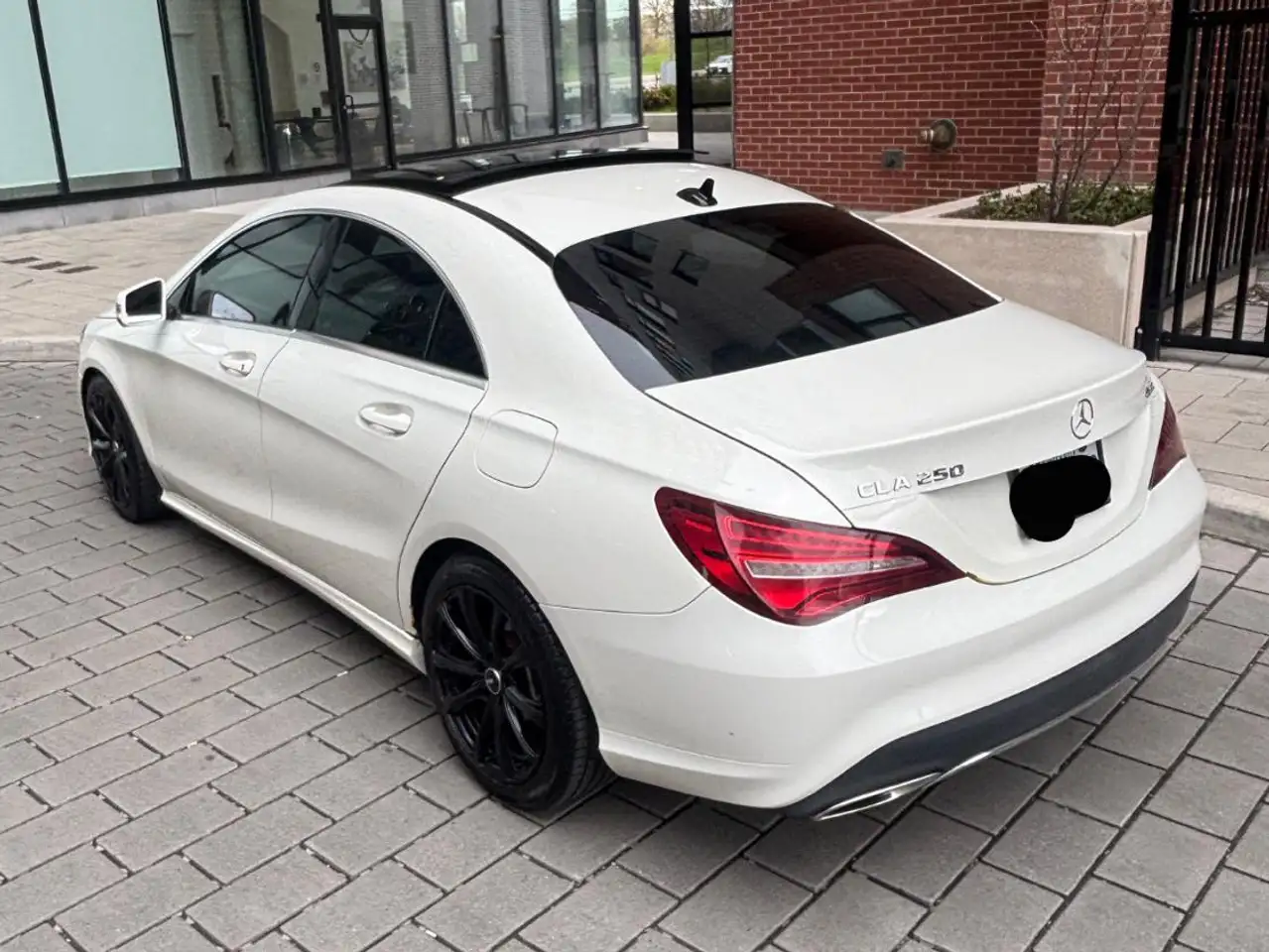 Mercedes-Benz CLA снимка Mercedes-Benz CLA