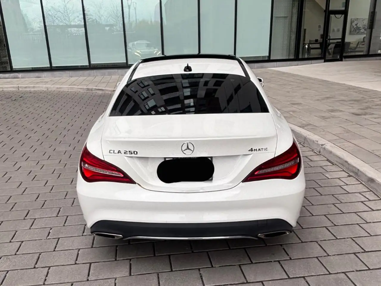 Mercedes-Benz CLA снимка Mercedes-Benz CLA