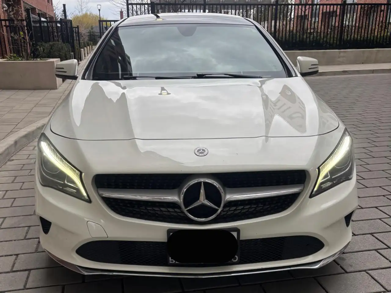 Mercedes-Benz CLA снимка Mercedes-Benz CLA