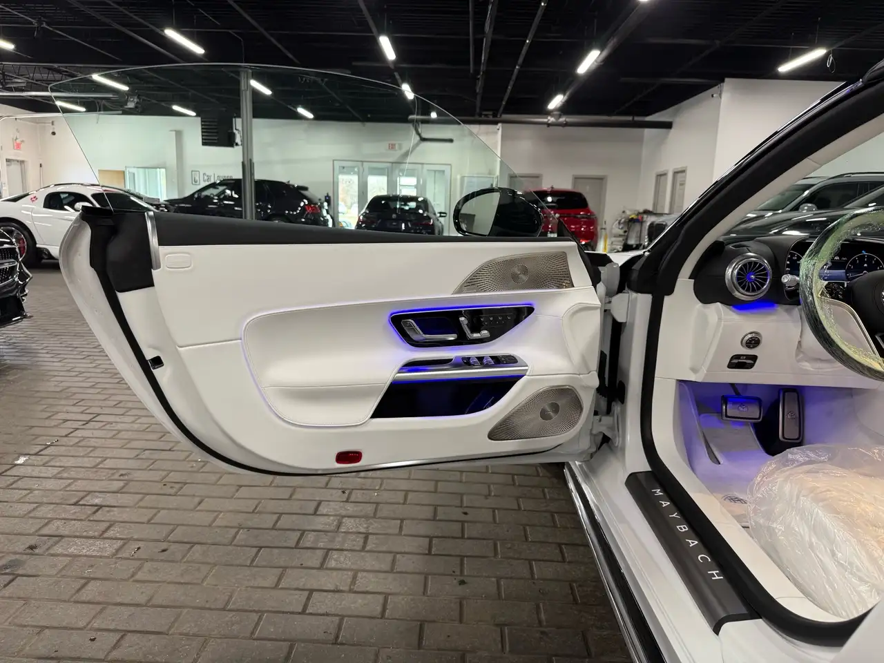 Mercedes-Benz SL снимка Mercedes-Benz SL