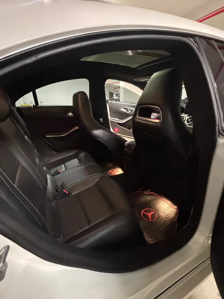 Mercedes-Benz CLA снимка Mercedes-Benz CLA