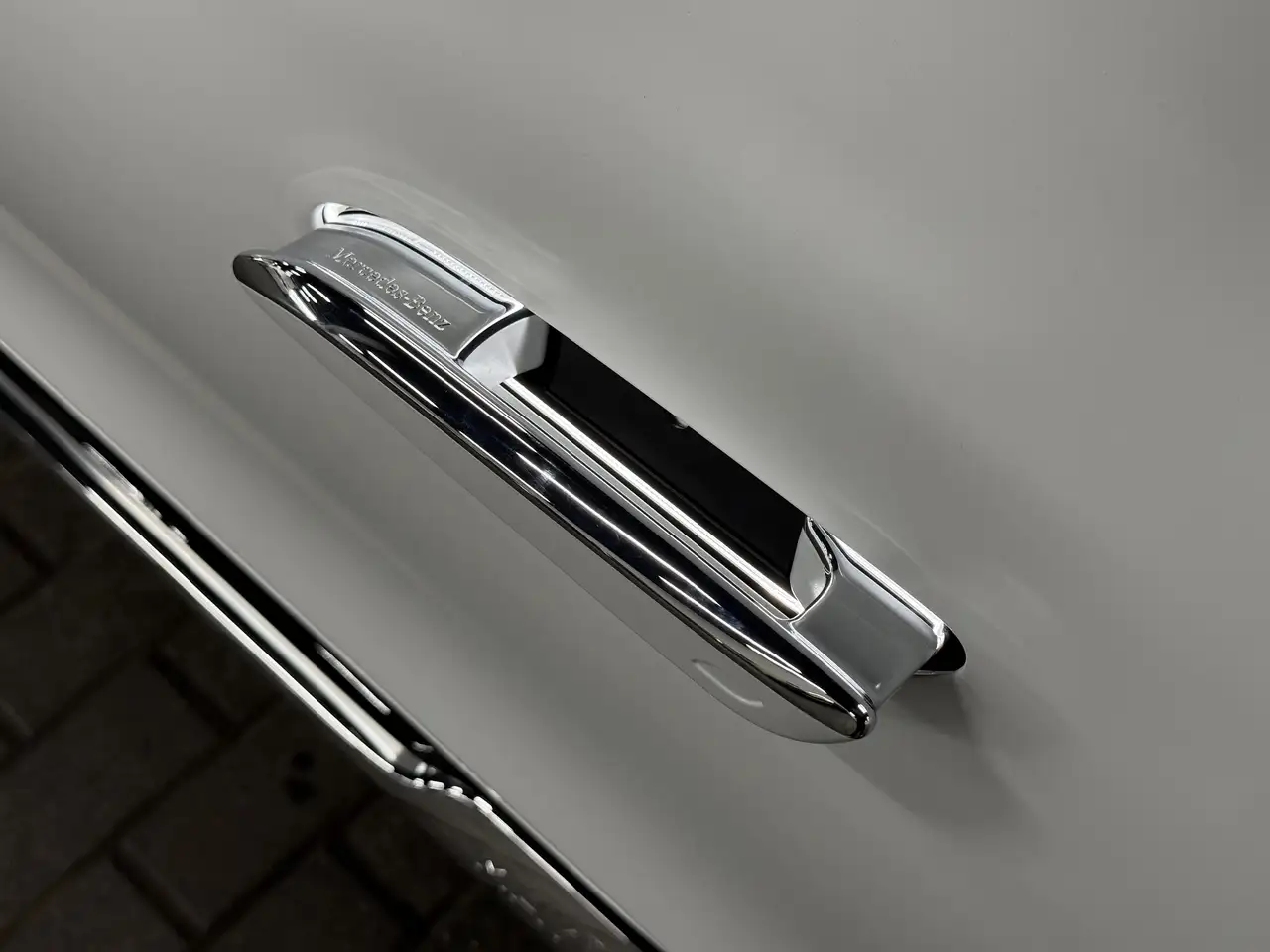 Mercedes-Benz SL снимка Mercedes-Benz SL