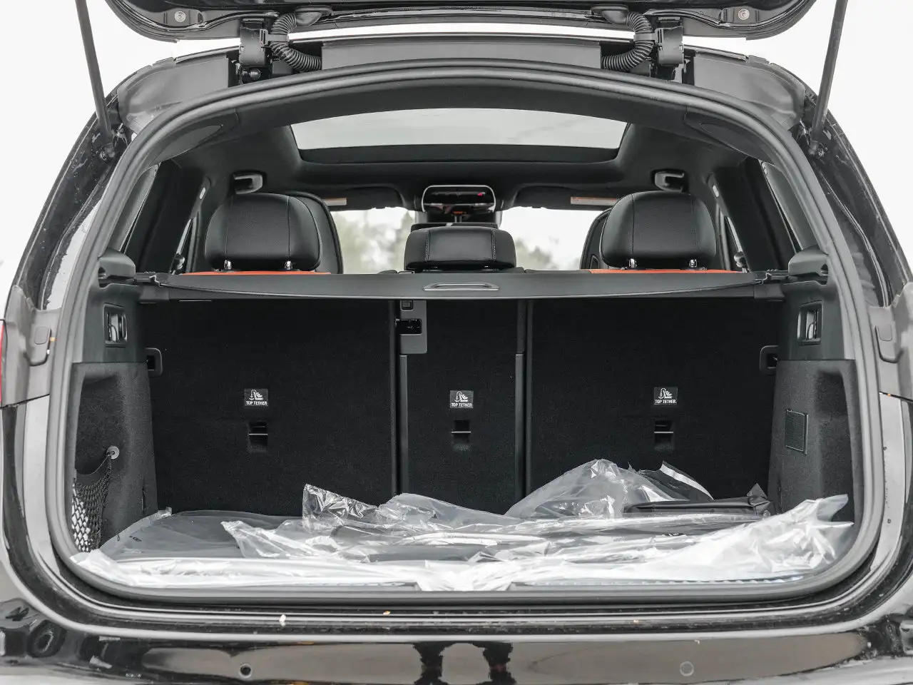 Mercedes-Benz GLC снимка Mercedes-Benz GLC