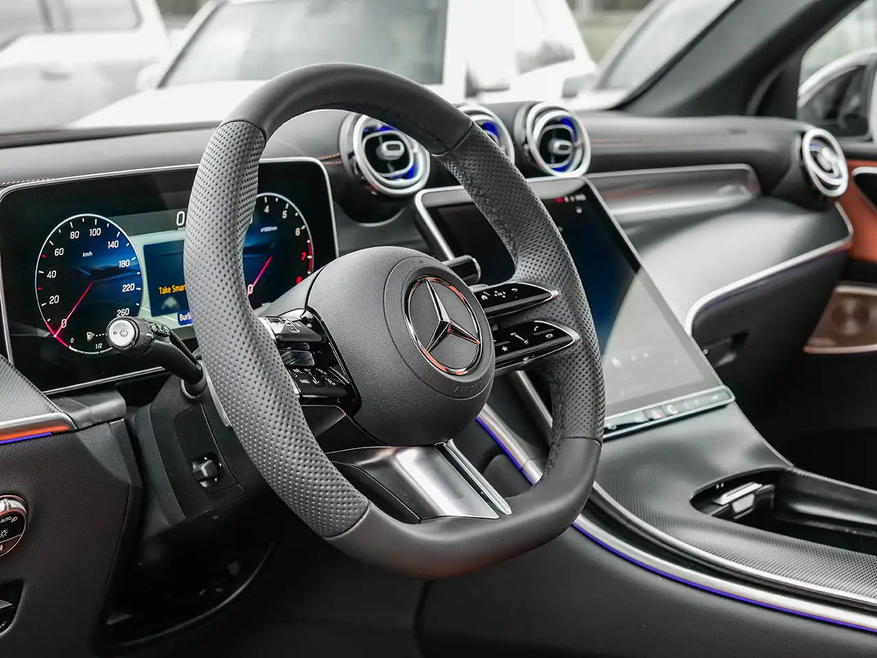 Mercedes-Benz GLC снимка Mercedes-Benz GLC