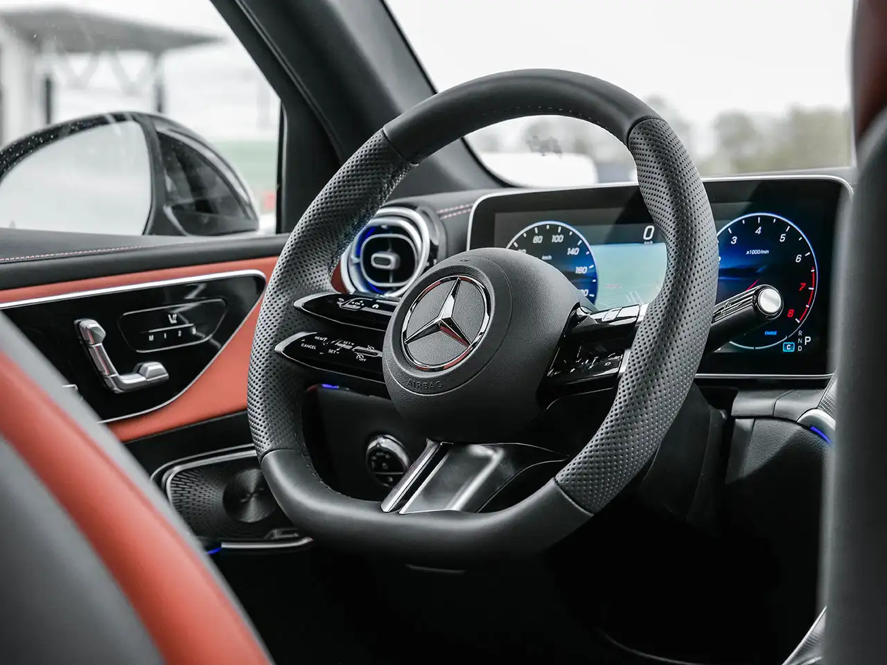 Mercedes-Benz GLC снимка Mercedes-Benz GLC