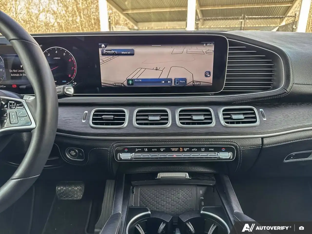 Mercedes-Benz GLS снимка Mercedes-Benz GLS