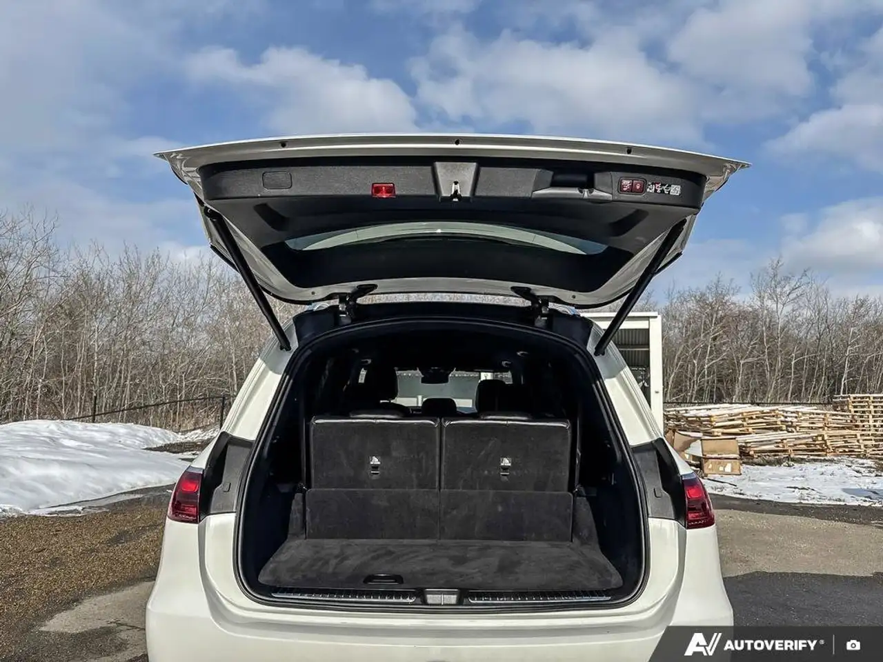 Mercedes-Benz GLS снимка Mercedes-Benz GLS