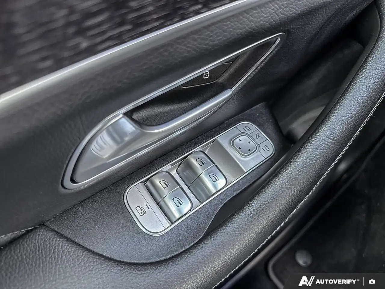 Mercedes-Benz GLS снимка Mercedes-Benz GLS