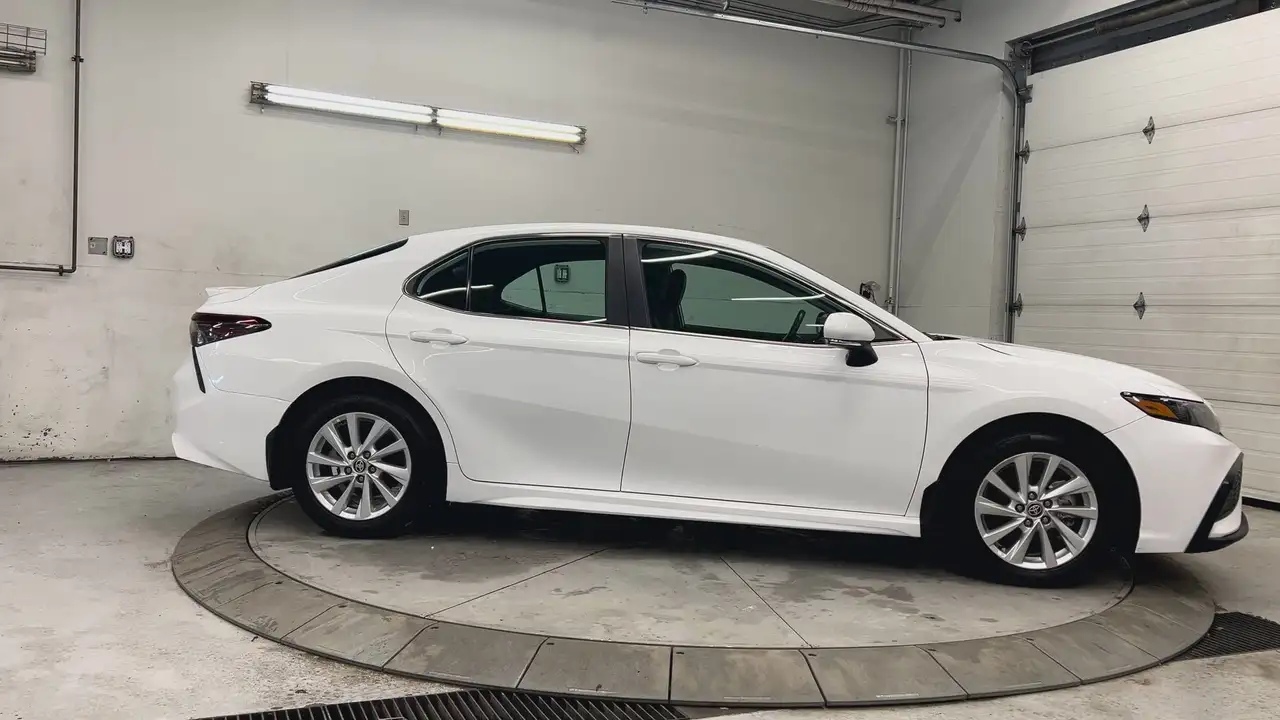 Toyota Camry снимка Toyota Camry