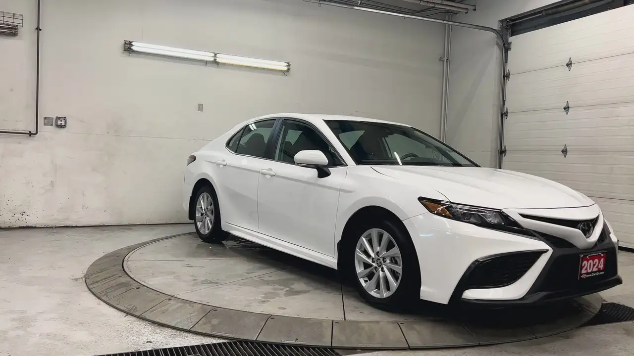 Toyota Camry снимка Toyota Camry