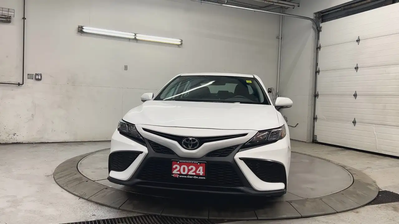 Toyota Camry снимка Toyota Camry
