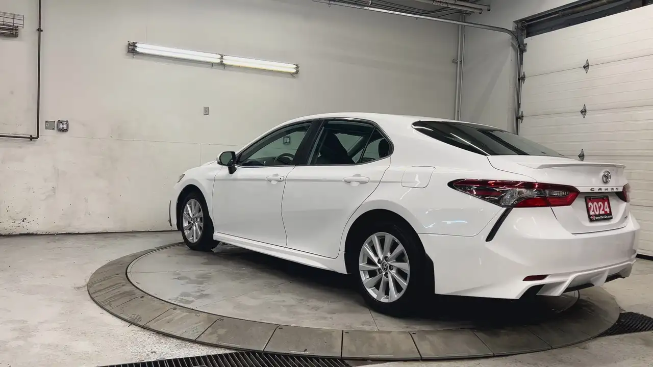 Toyota Camry снимка Toyota Camry