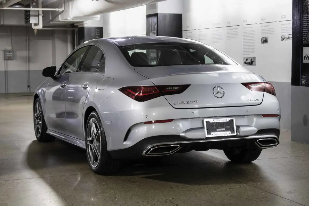 Mercedes-Benz CLA photo Mercedes-Benz CLA