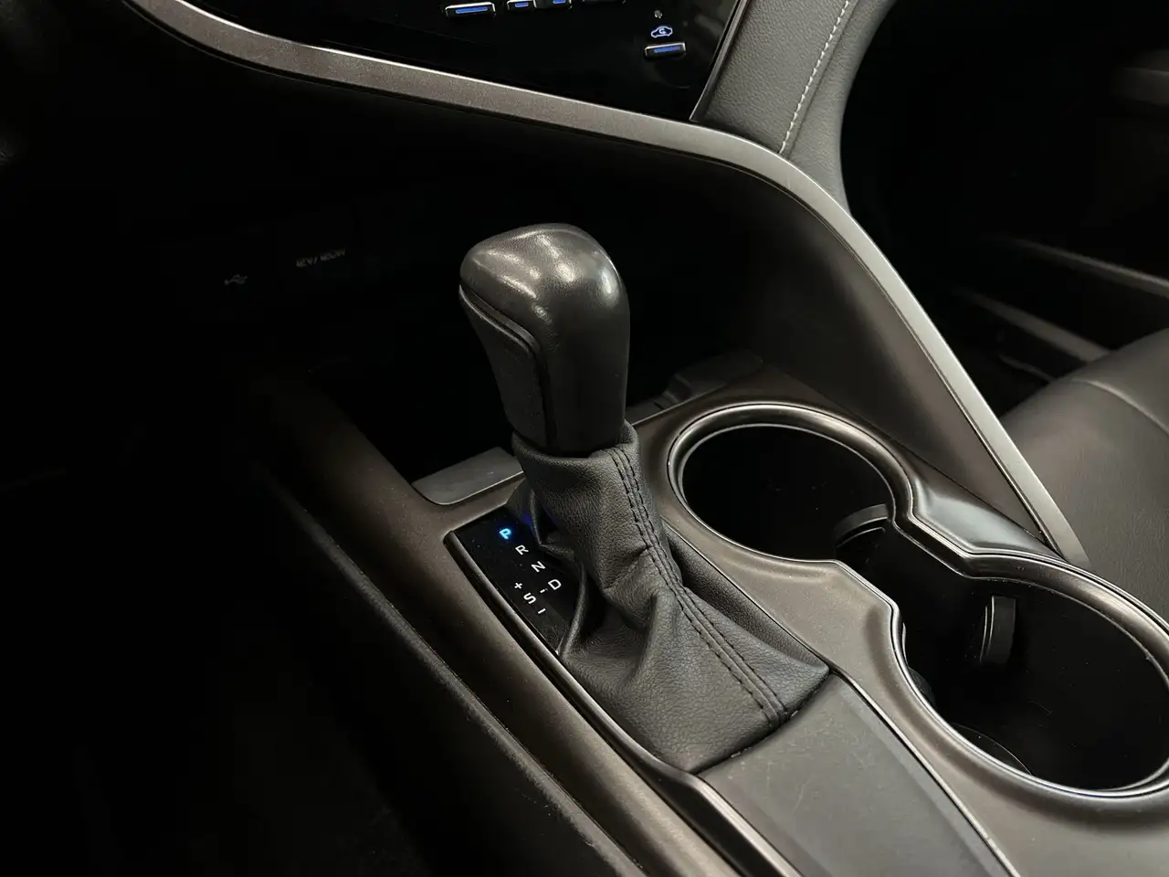 Toyota Camry снимка Toyota Camry