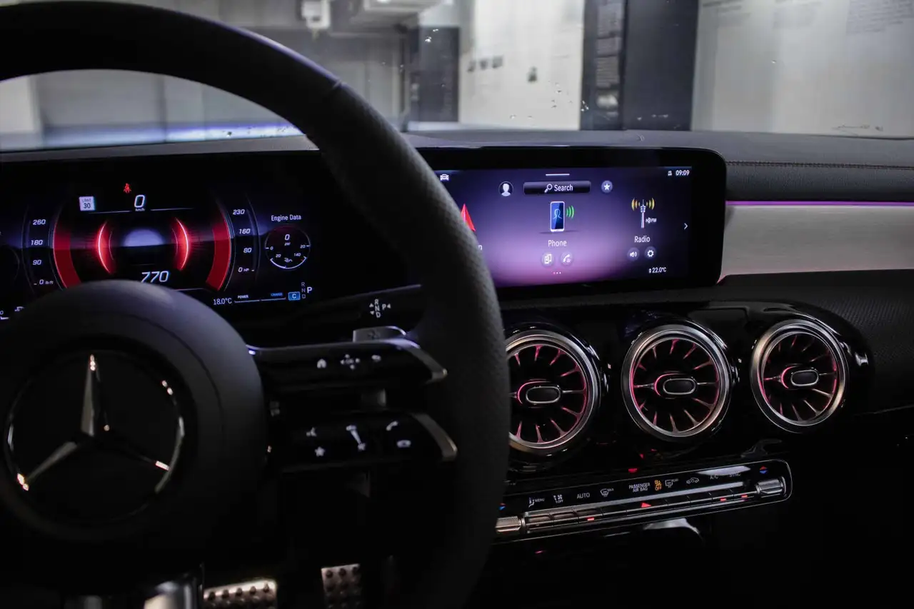 Mercedes-Benz CLA photo Mercedes-Benz CLA