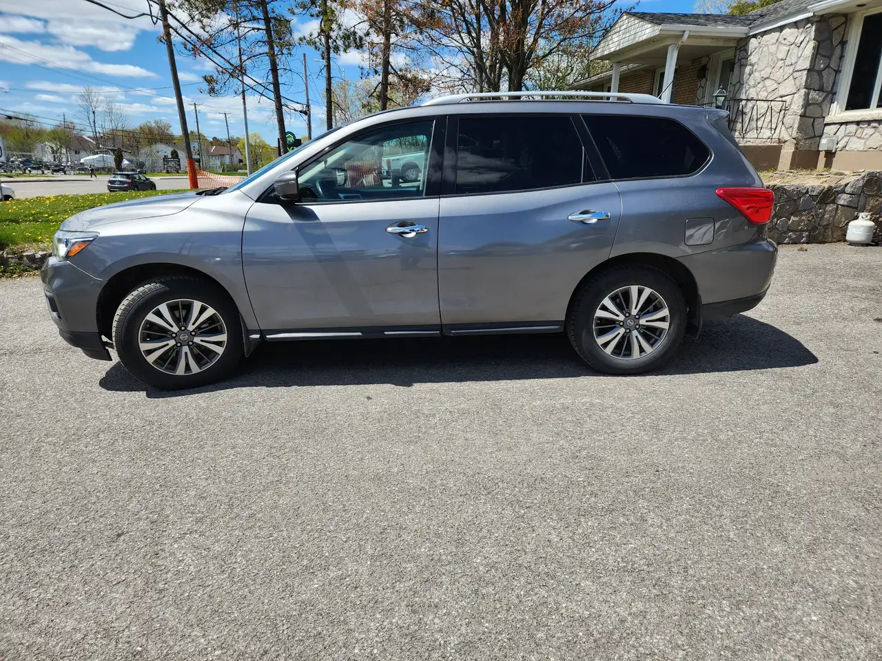 Nissan Pathfinder photo Nissan Pathfinder
