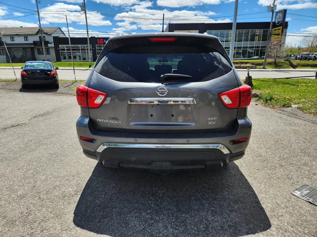 Nissan Pathfinder photo Nissan Pathfinder