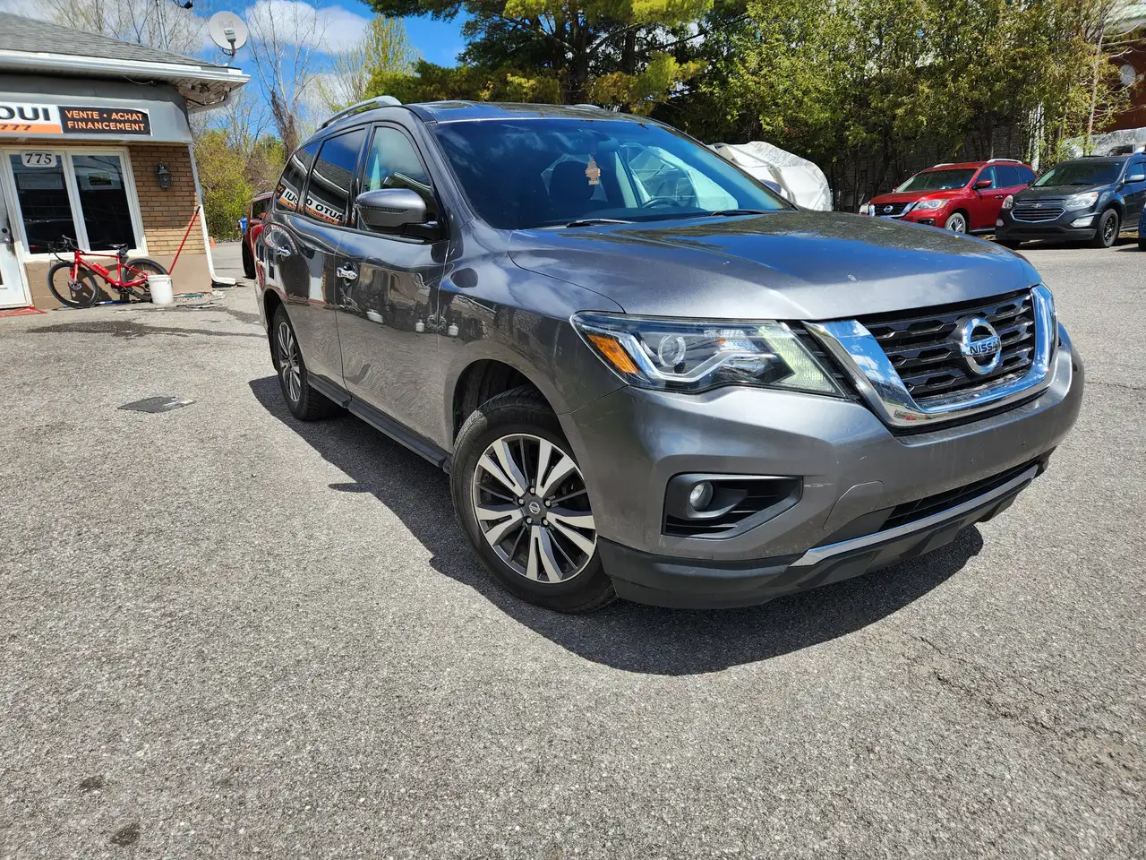 Nissan Pathfinder photo Nissan Pathfinder