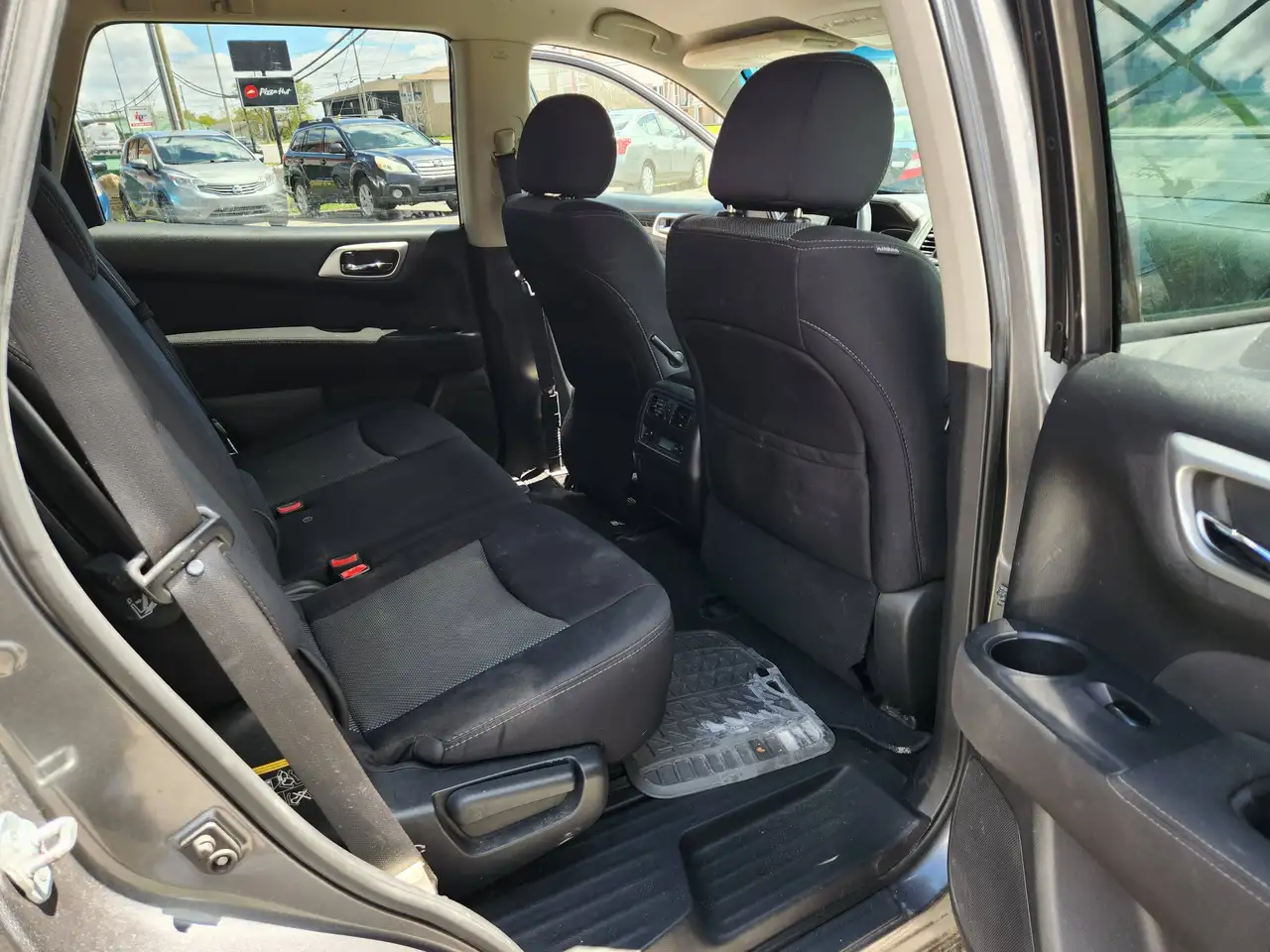 Nissan Pathfinder photo Nissan Pathfinder