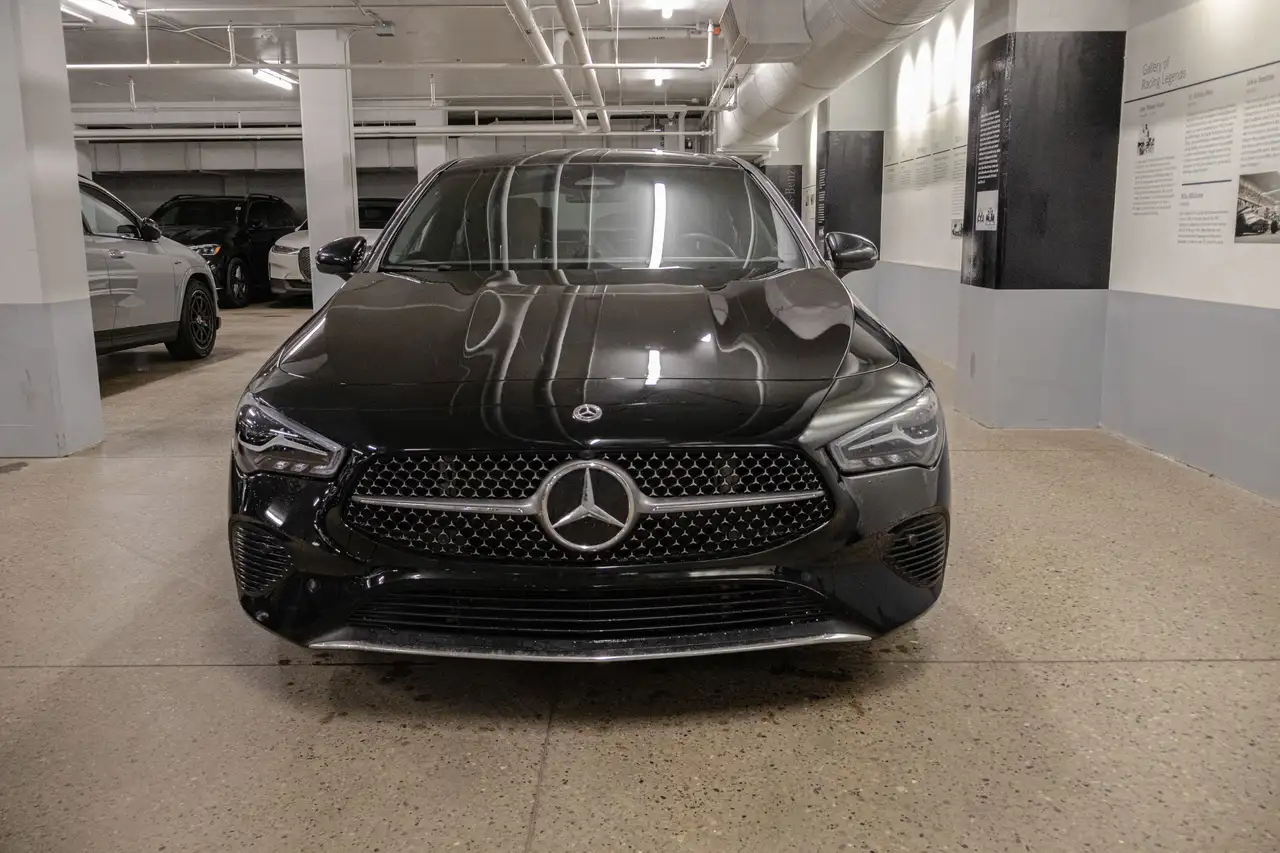 Mercedes-Benz CLA снимка Mercedes-Benz CLA