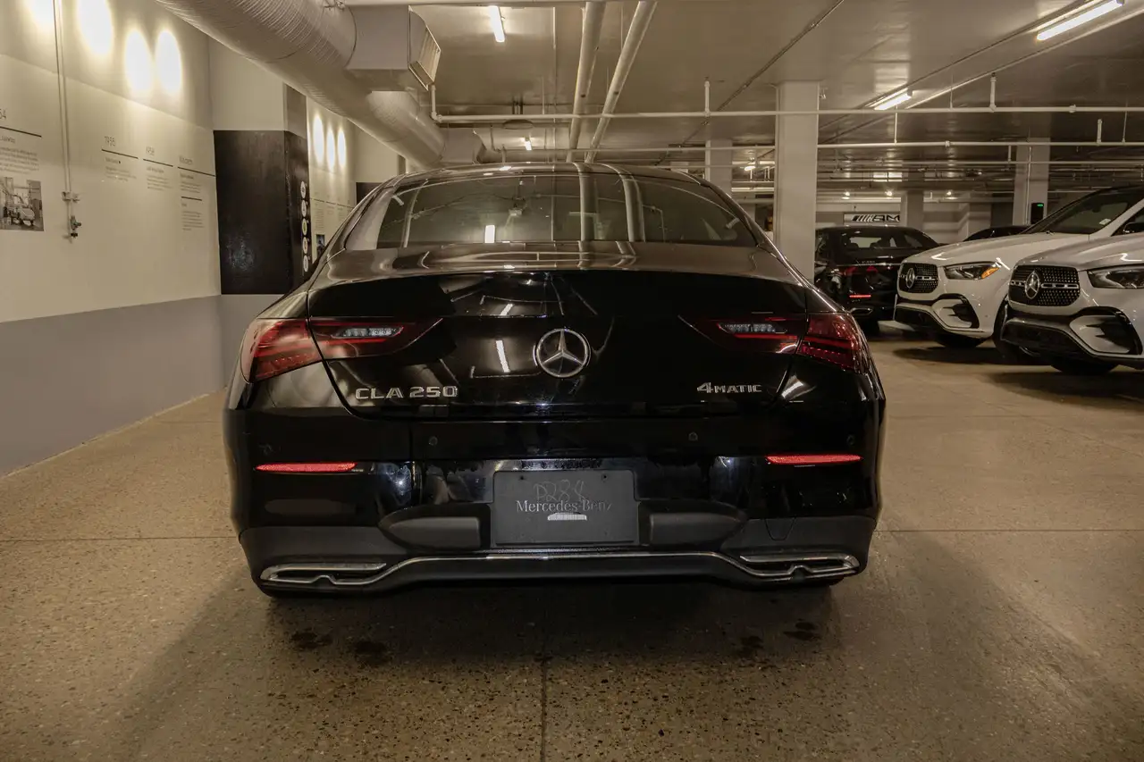 Mercedes-Benz CLA снимка Mercedes-Benz CLA