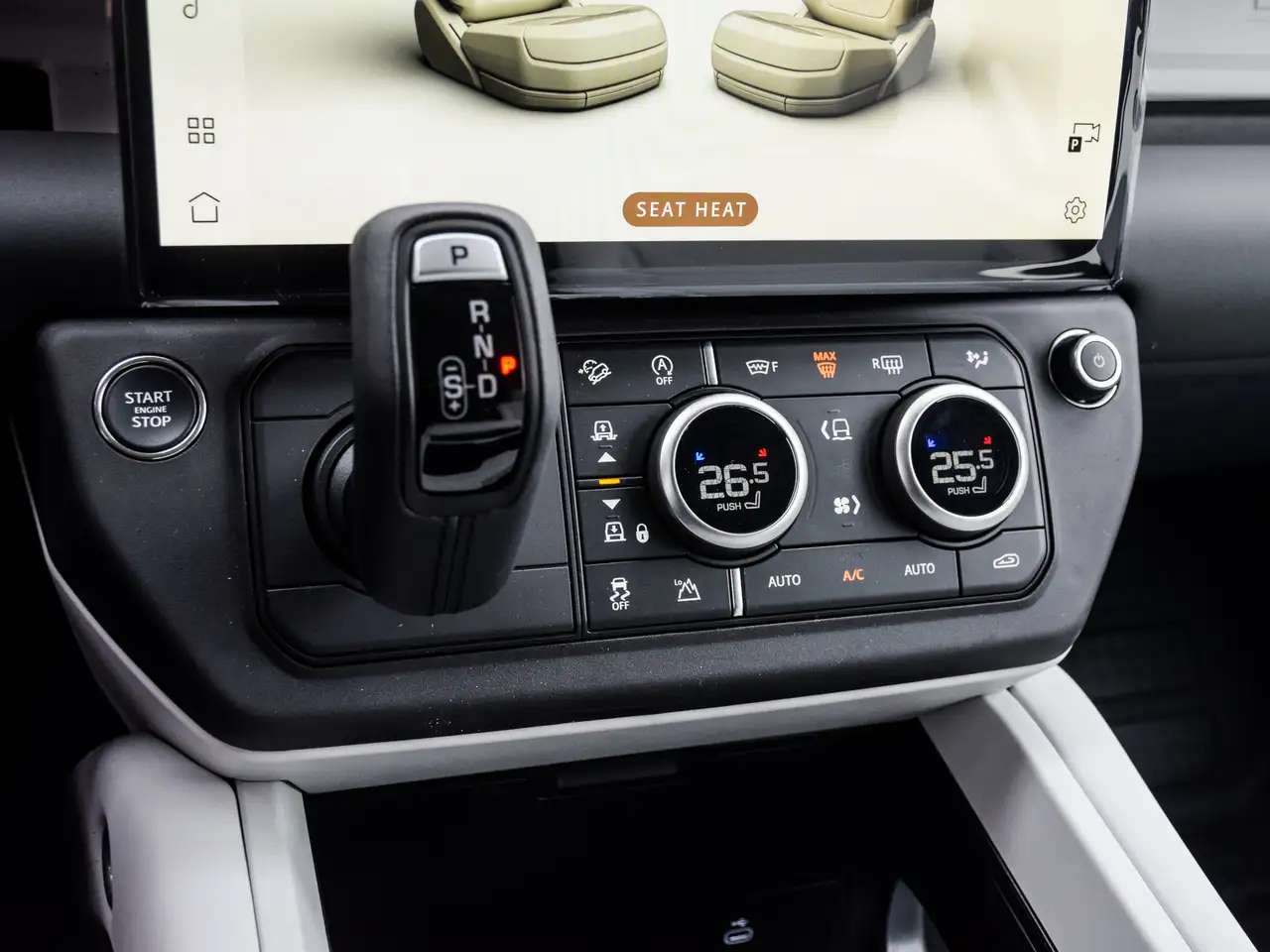 Land Rover Defender photo Land Rover Defender