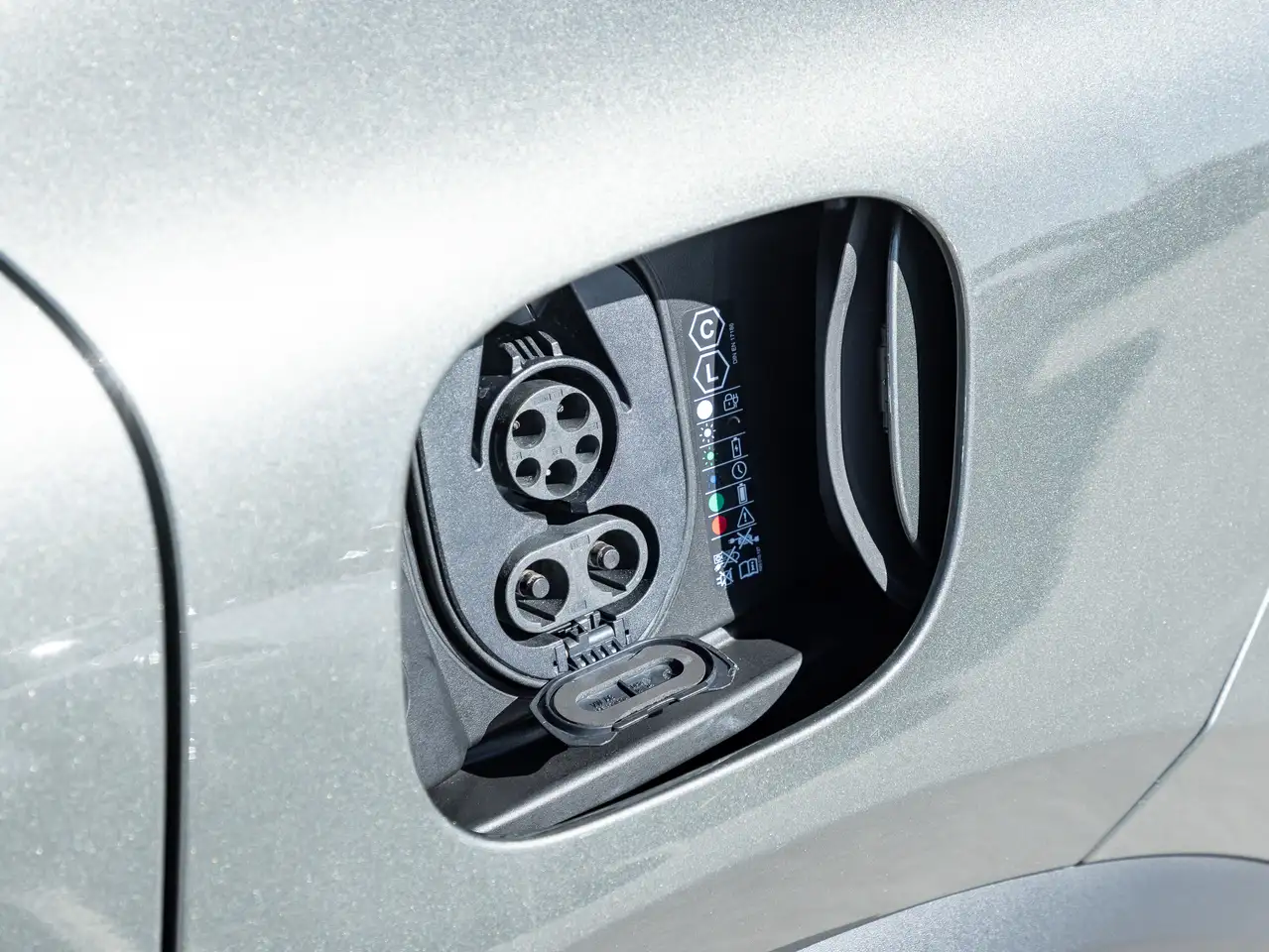 Porsche Macan photo Porsche Macan
