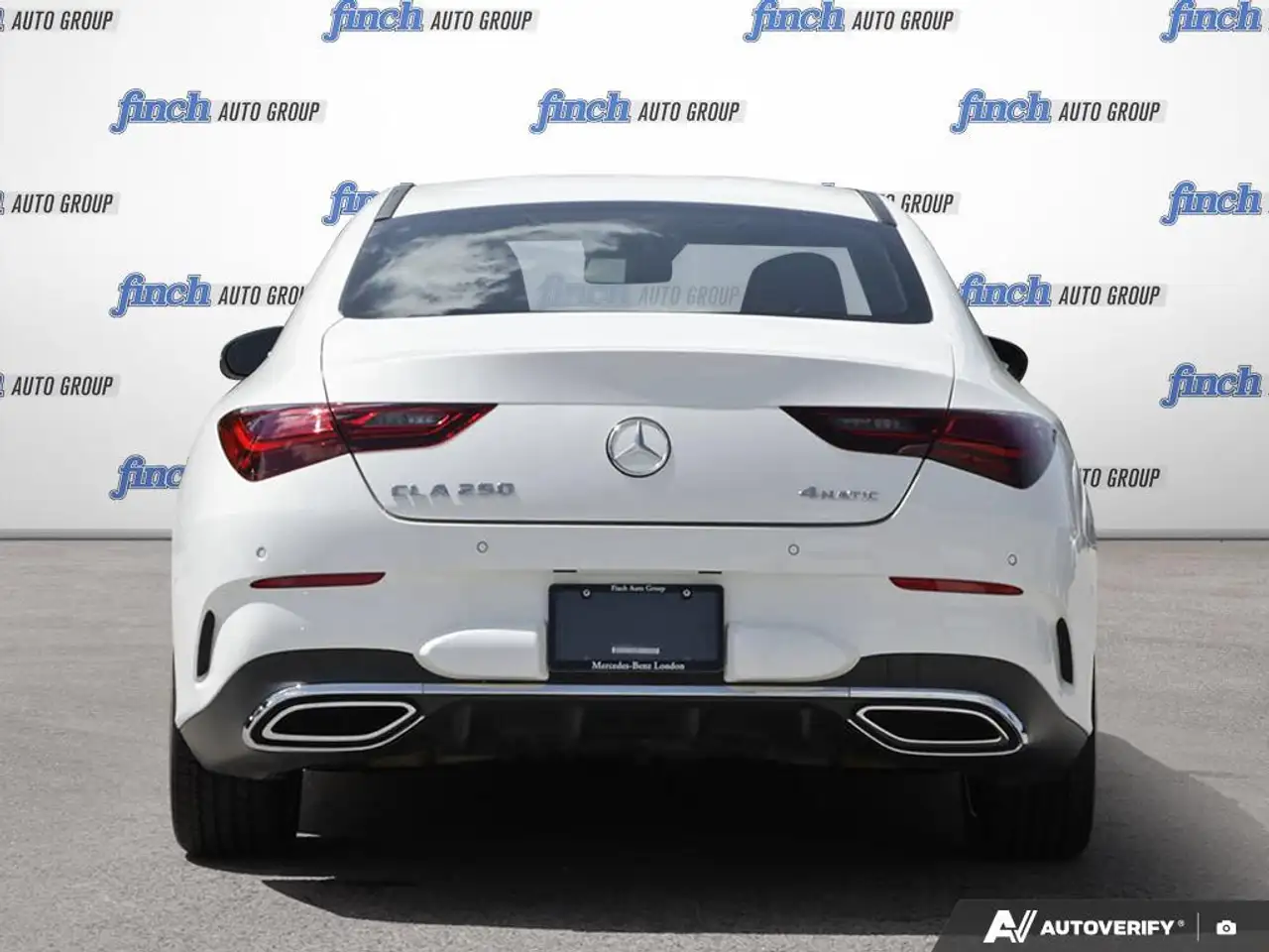 Mercedes-Benz CLA снимка Mercedes-Benz CLA