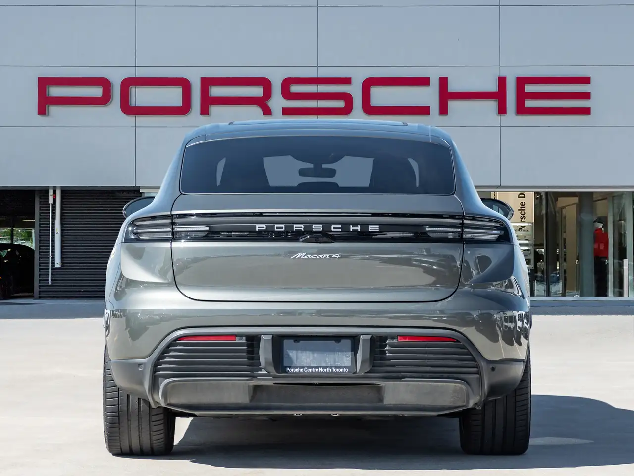 Porsche Macan photo Porsche Macan