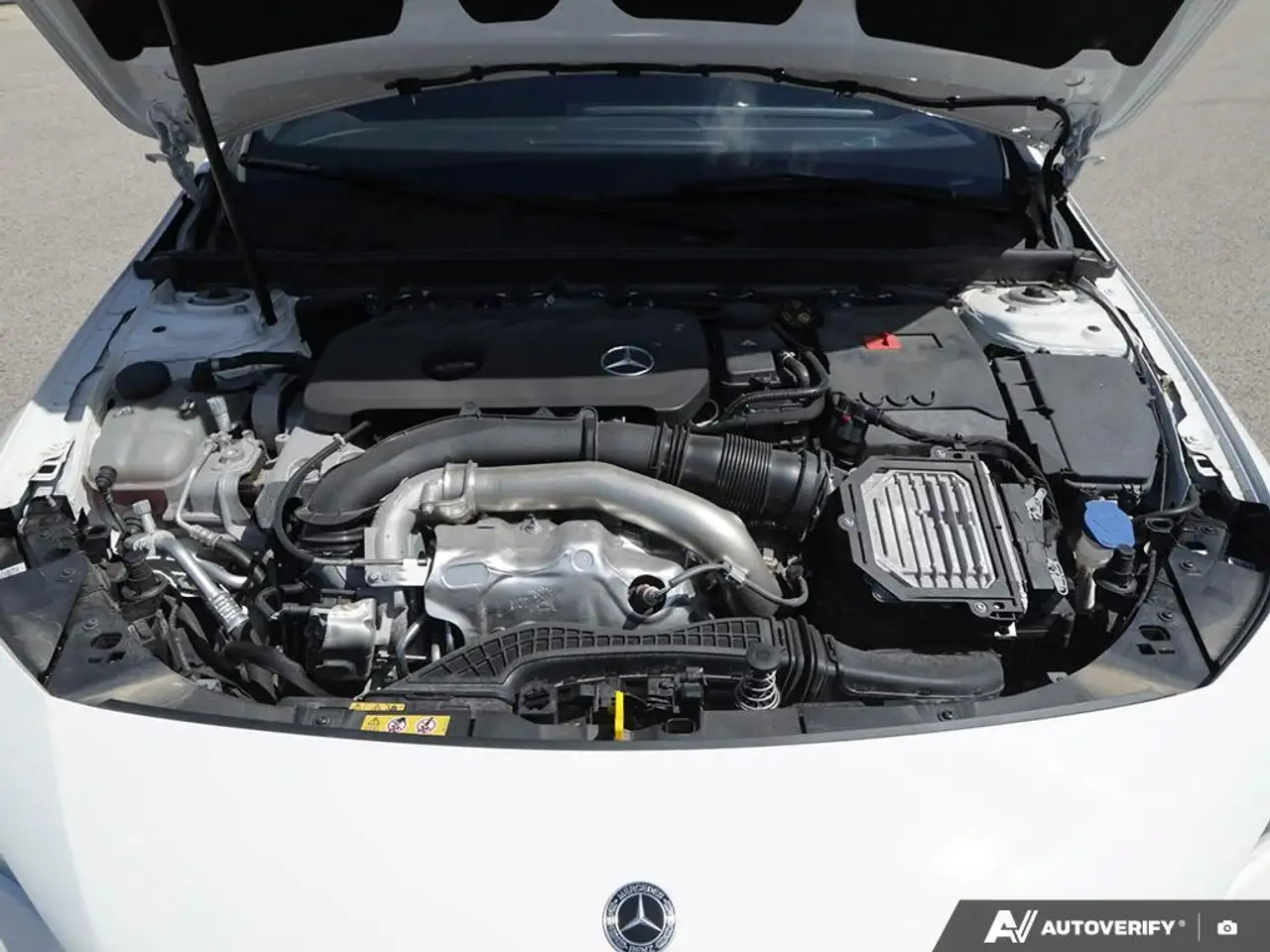 Mercedes-Benz CLA снимка Mercedes-Benz CLA