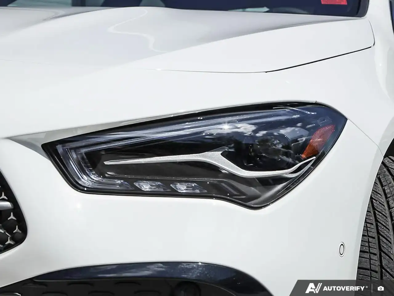 Mercedes-Benz CLA снимка Mercedes-Benz CLA