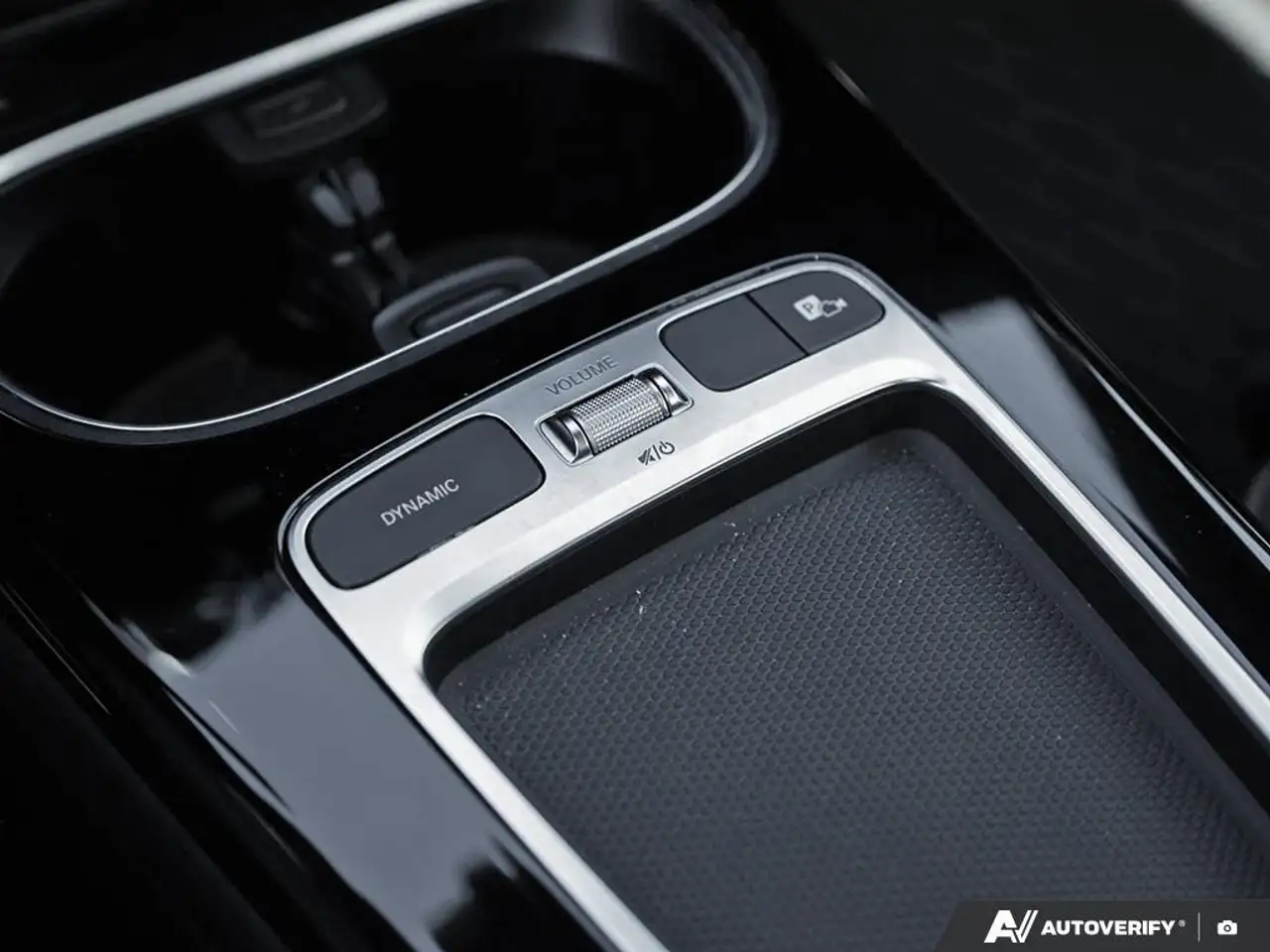 Mercedes-Benz CLA снимка Mercedes-Benz CLA