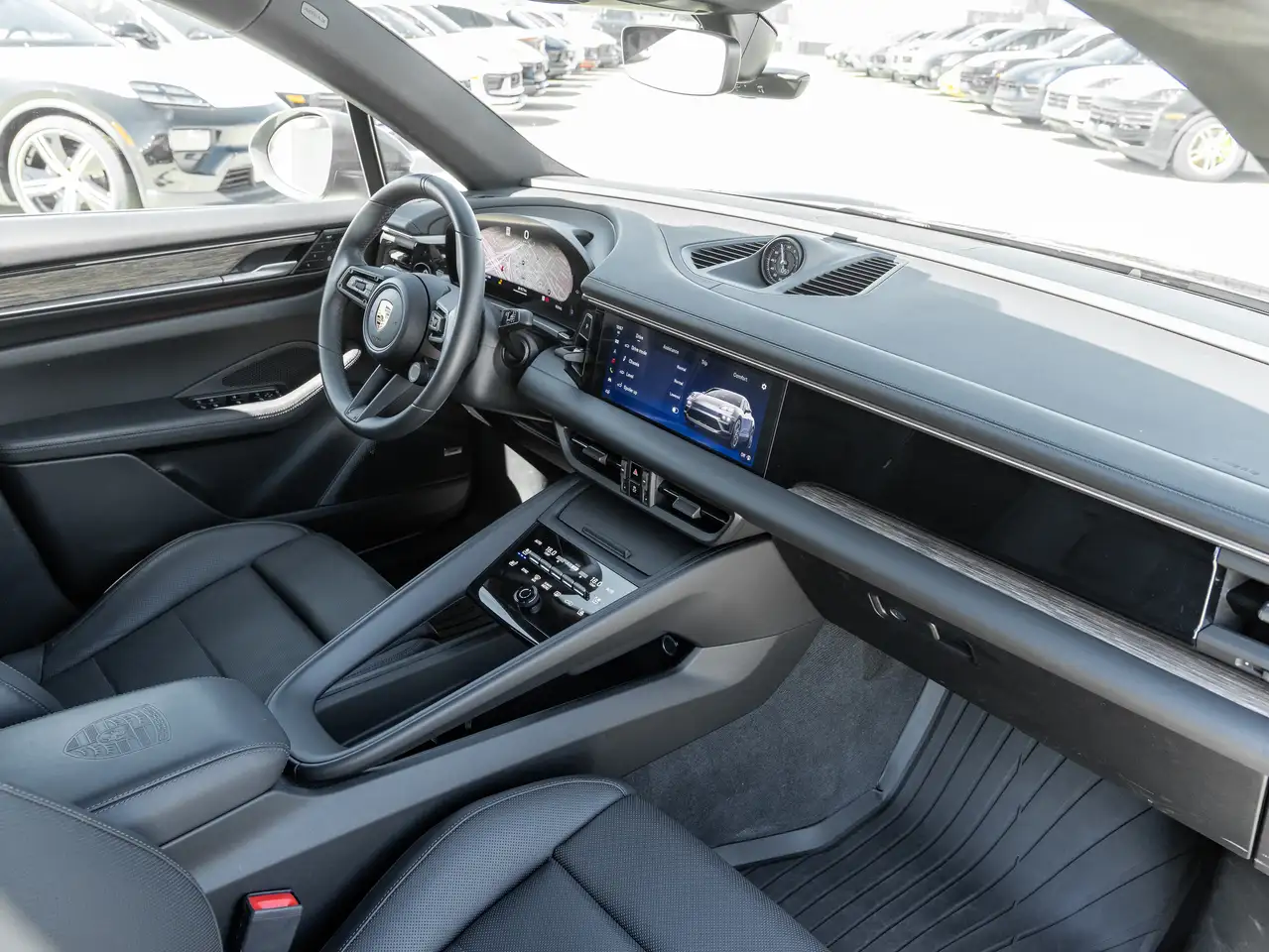 Porsche Macan photo Porsche Macan