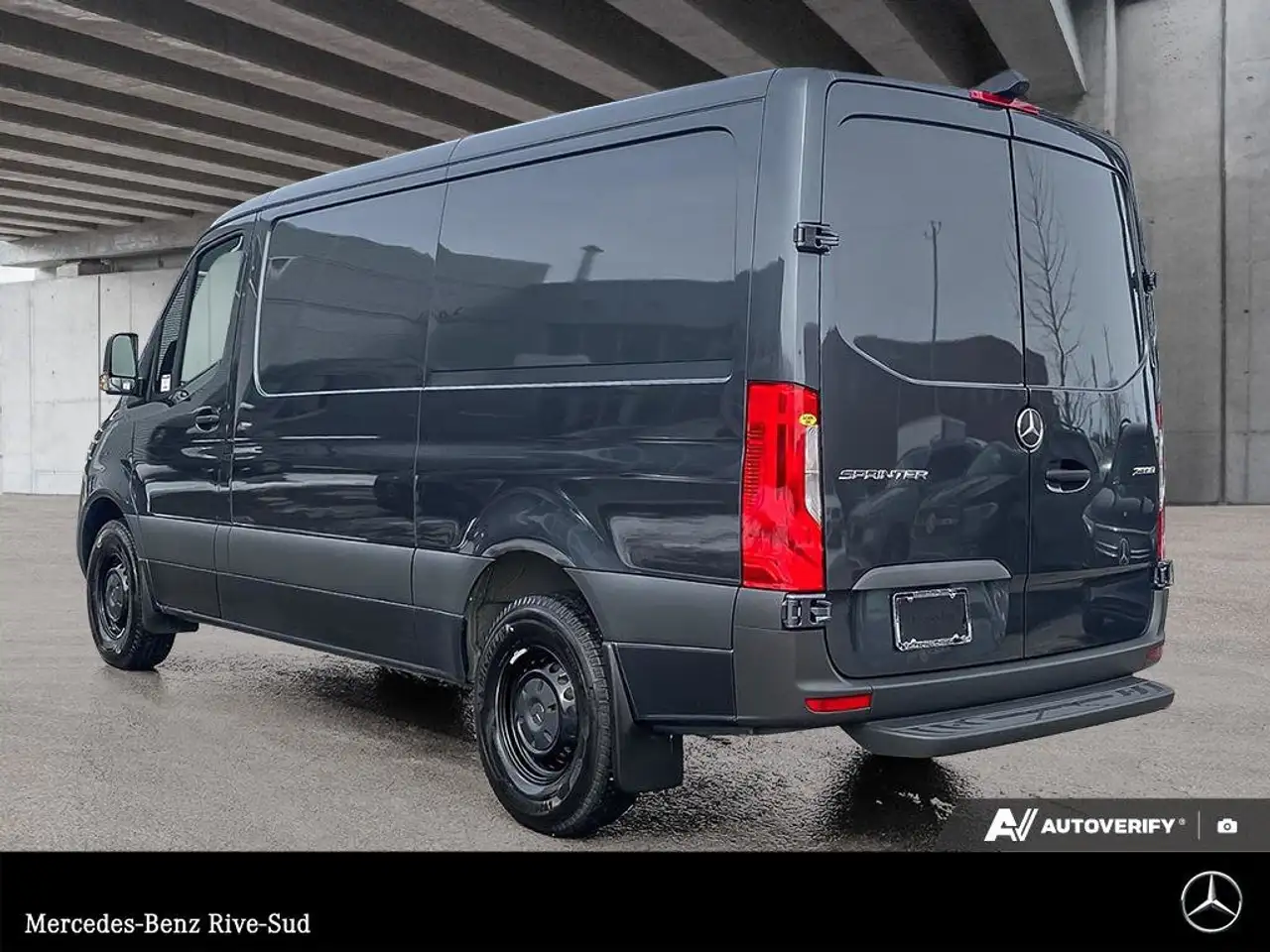Mercedes-Benz Sprinter photo Mercedes-Benz Sprinter
