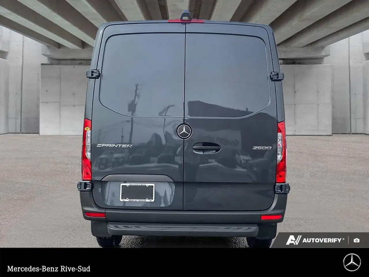 Mercedes-Benz Sprinter photo Mercedes-Benz Sprinter