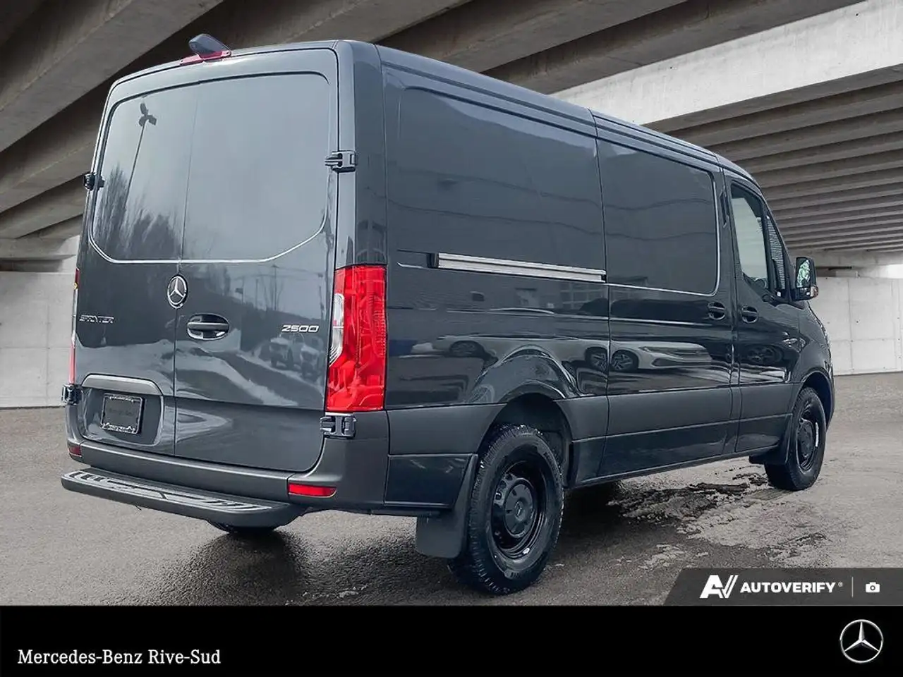Mercedes-Benz Sprinter photo Mercedes-Benz Sprinter