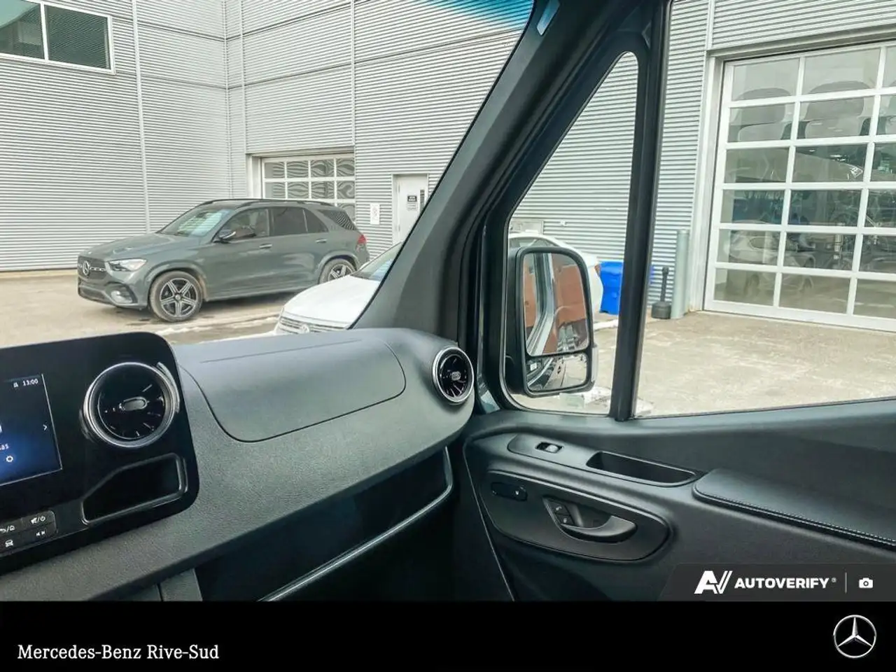 Mercedes-Benz Sprinter photo Mercedes-Benz Sprinter