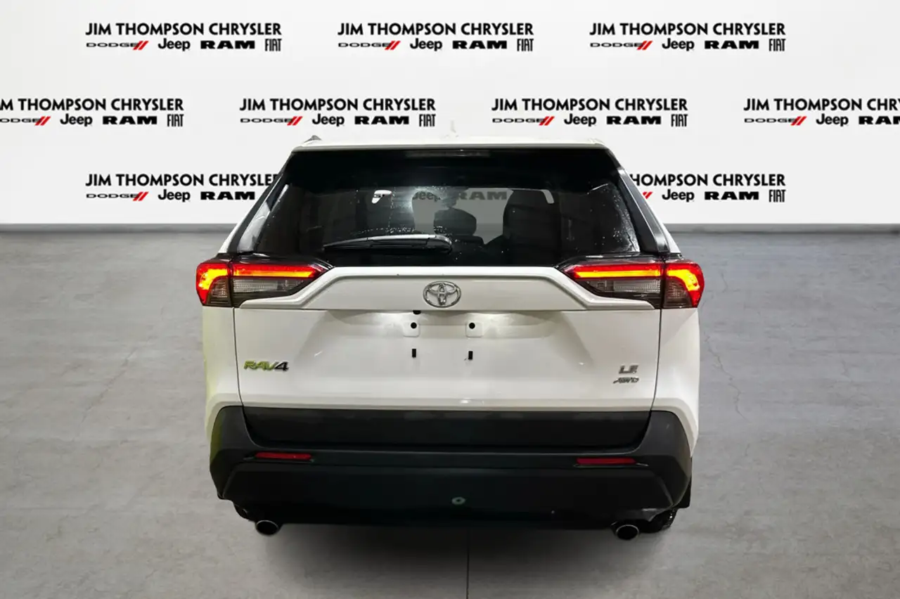 Toyota RAV 4 снимка Toyota RAV 4