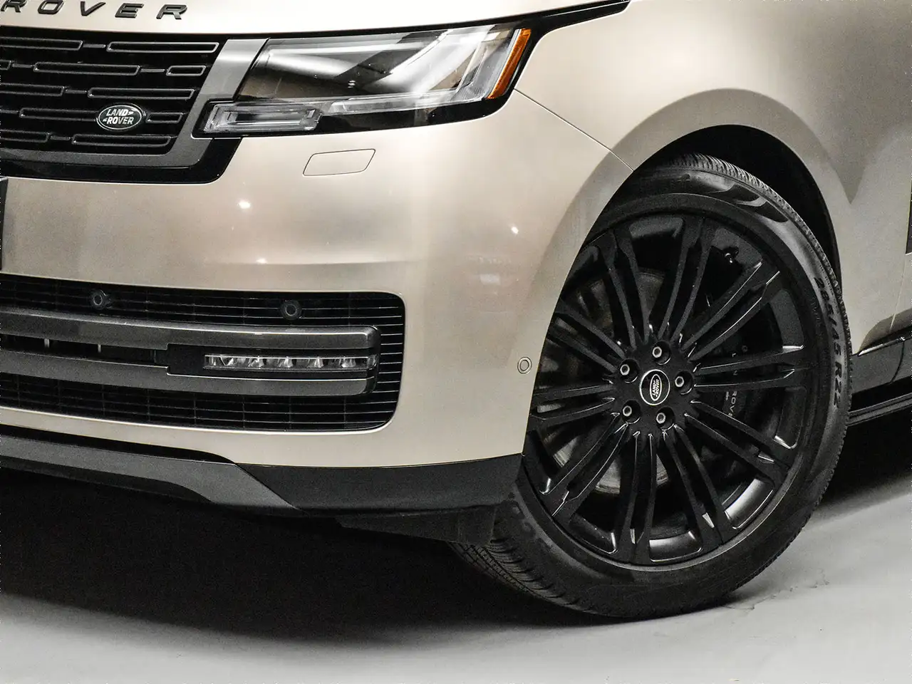 Land Rover Range Rover photo Land Rover Range Rover