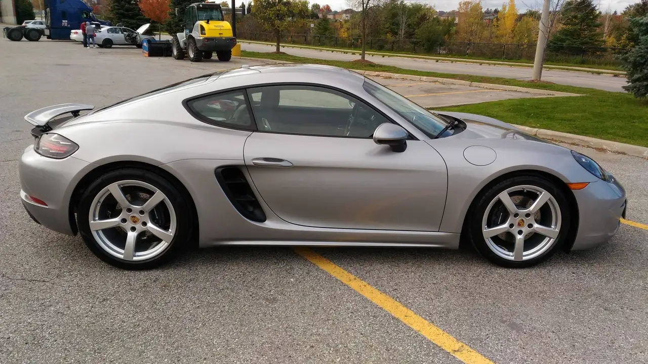 Porsche 718 Cayman photo Porsche 718 Cayman