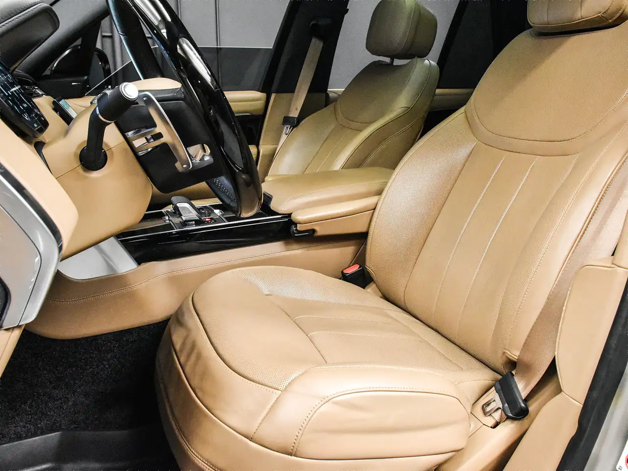 Land Rover Range Rover photo Land Rover Range Rover