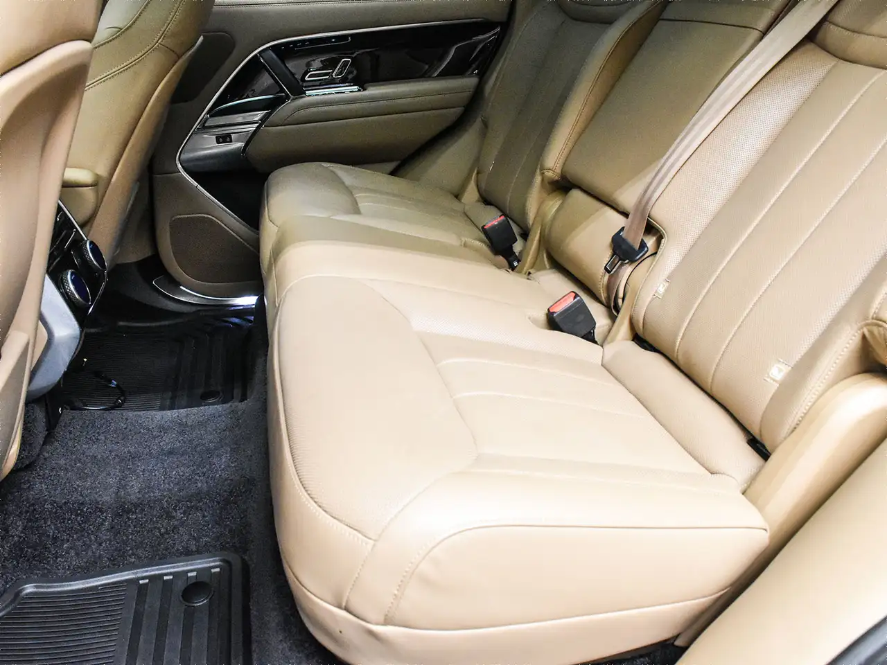 Land Rover Range Rover photo Land Rover Range Rover