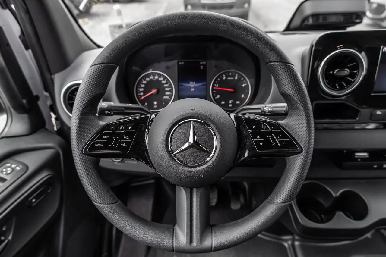 Mercedes-Benz Sprinter снимка Mercedes-Benz Sprinter