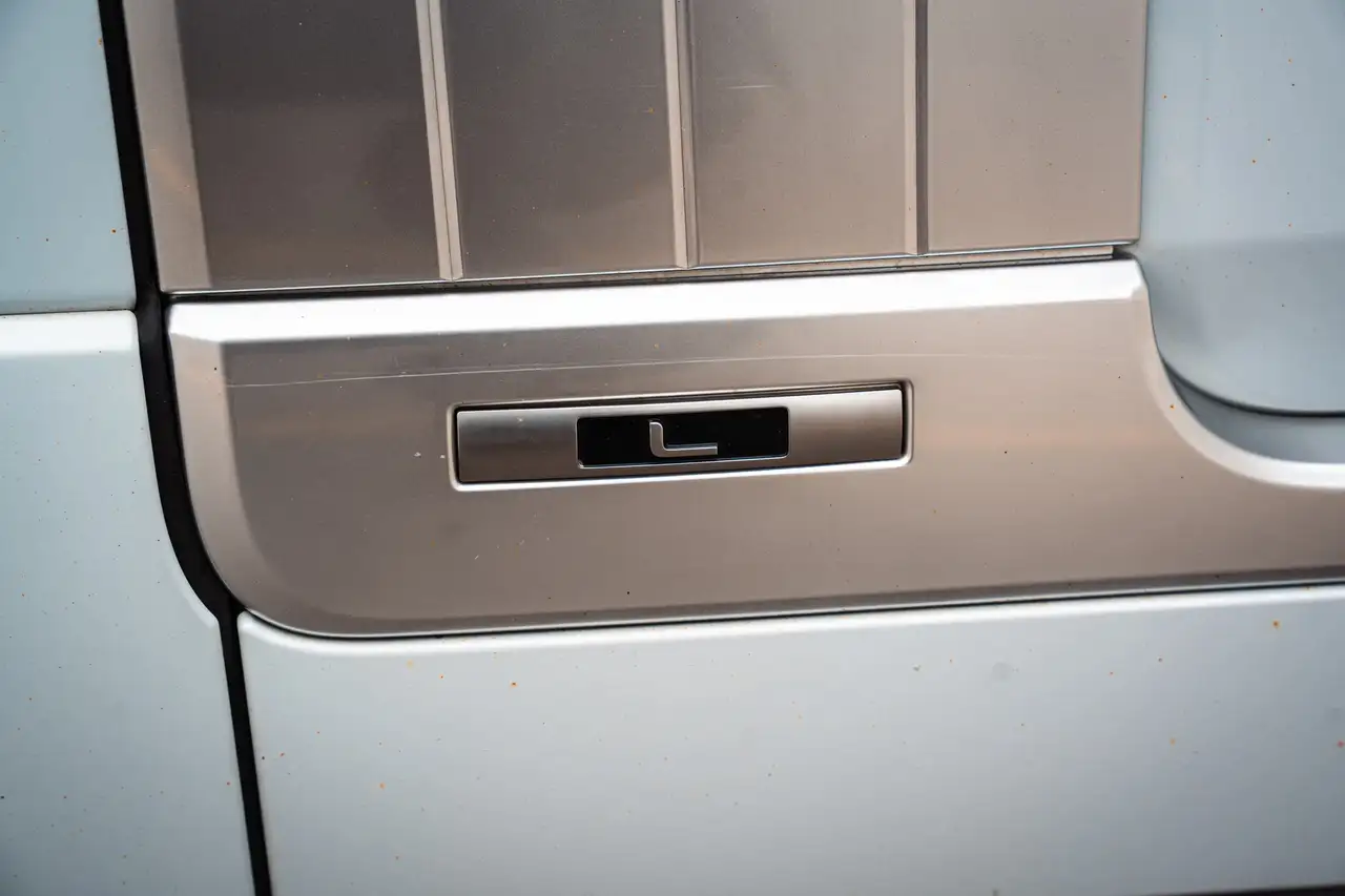 Land Rover Range Rover photo Land Rover Range Rover